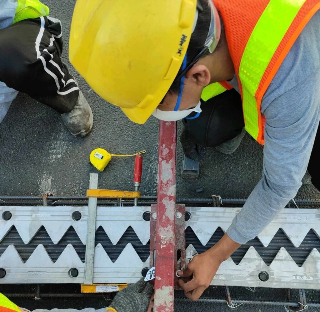 Magallanes Interchange – Installation of Finger-type Expansion Joint Project